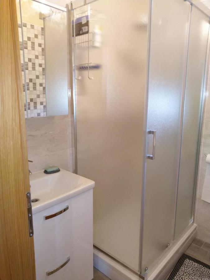 Admiral Appartement Brbinj Buitenkant foto