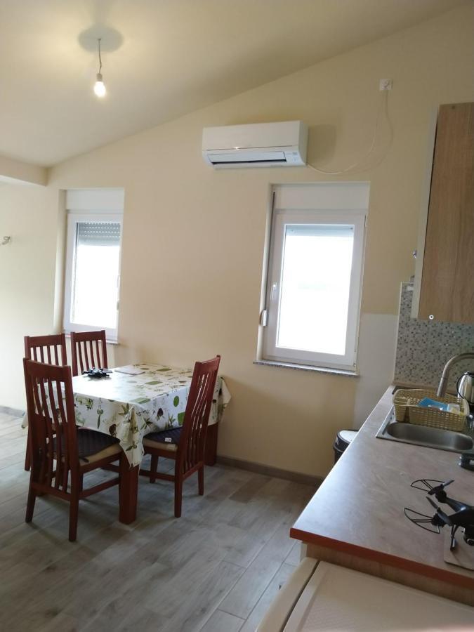 Admiral Appartement Brbinj Buitenkant foto